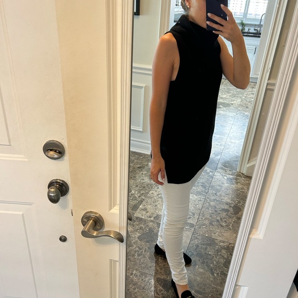 Banana Republic Sleeveless knit turtleneck - size small - Picture 4 of 5